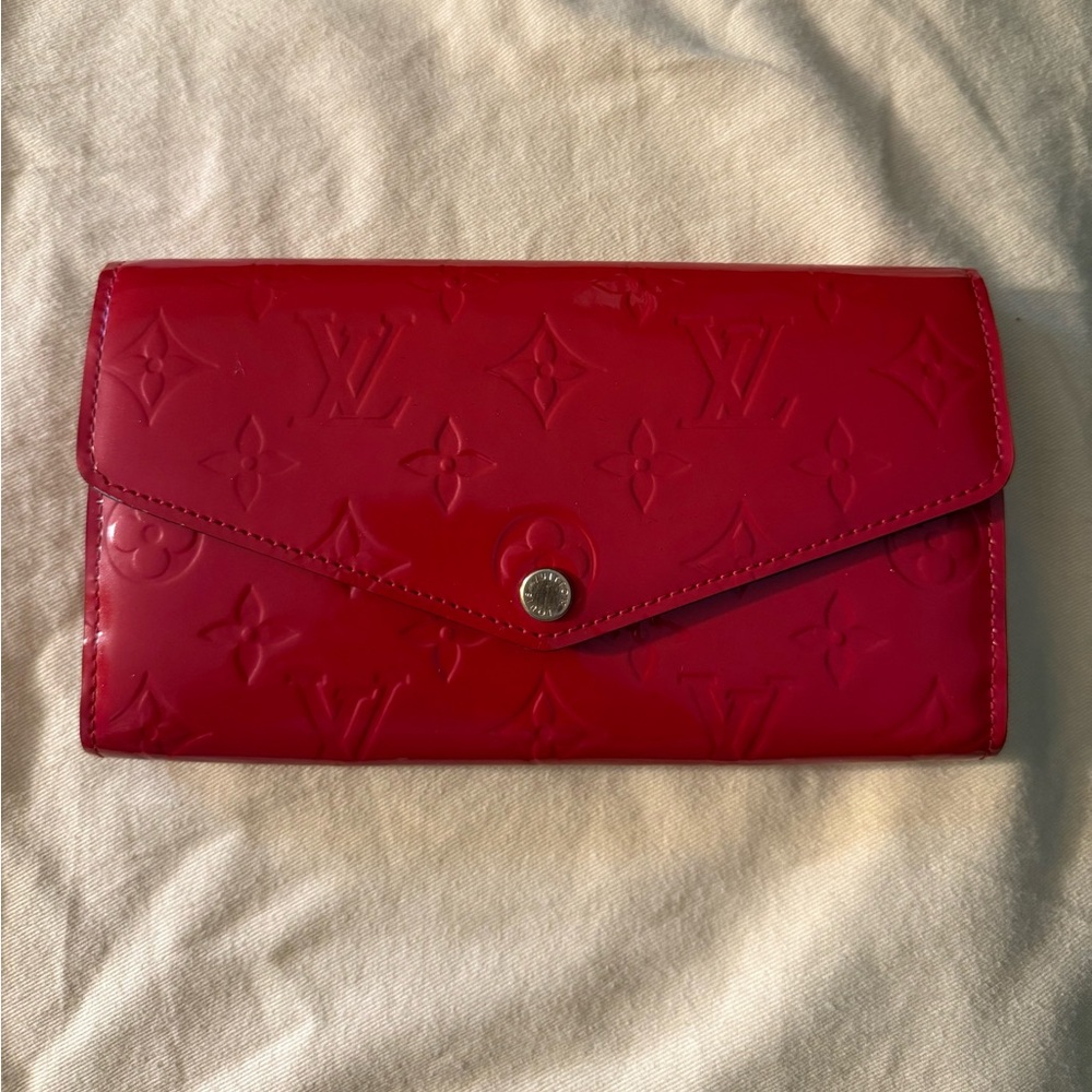 Louis Vuitton Monogram LPortefeuille Sarah ong Wallet Monogram Vernis Red Auth